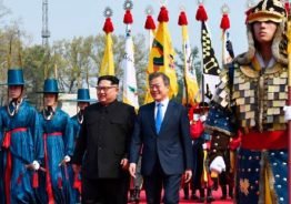 ६५ वर्षपछि दुई कोरियाका प्रमुख बीच भेट (फोटो फिचर)