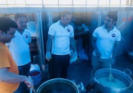 कानागावा कम्युनिटीले ३०० जना जापानीलाई खाना खुवाएर दशैँ मनायो