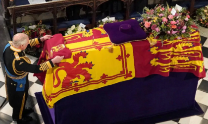 बेलायती महारानी एलिजाबेथको राजकीय सम्मानका साथ अन्त्येष्टि