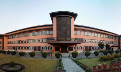 राष्ट्रपतिको कदमविरुद्ध सर्वोच्च अदालतमा ५ वटा रिट, आज पेसी