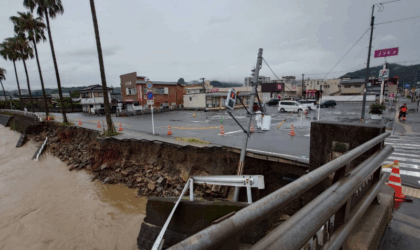 जापानमा भीषण बाढीपहिरो, यातायात समेत प्रभावित